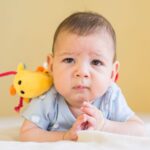 Kiedy dziecko zaczyna trzymać główkę Dziecko