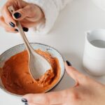 Jak zrobić naturalną maseczkę na twarz – przepisy wg typu cery Uroda